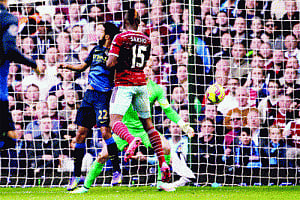 West Ham stun City