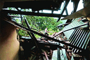 14 killed, 300 missing in Sri lanka landslide