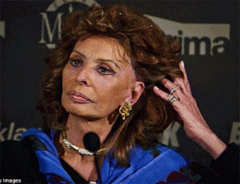 Sophia loren was under pressure to fix her 'long nose`