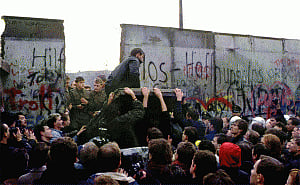 Germany cheers 25 years since Berlin Wall's fall