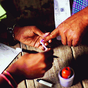 Cong-ruled K'taka emulates Gujarat for compulsory voting