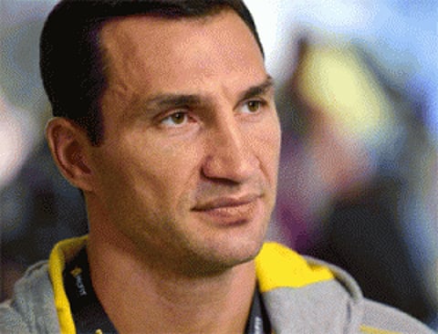 Klitschko defends his titles against Pulev