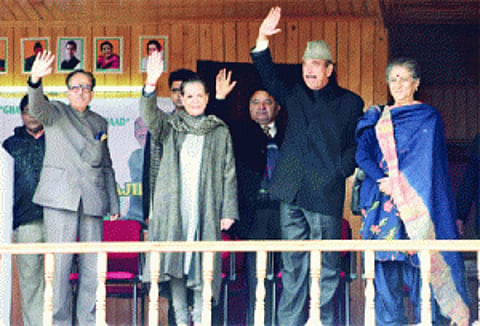 Sonia raises flood against BJP