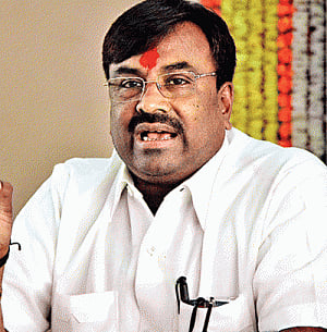 Govt looking to plug shortcomings in tax system: Mugantiwar