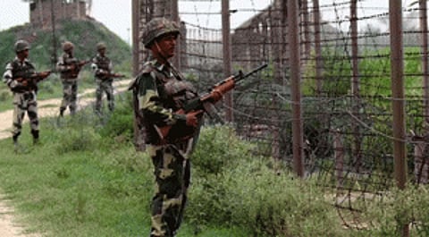 Pak violates ceasefire along IB in Arnia