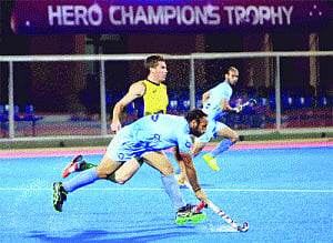 India outclasses Australia 2-0