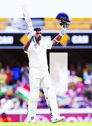 India turn the heat on PTI