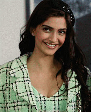 Sonam can carry anything on her shoulder: Abhishek Dogra