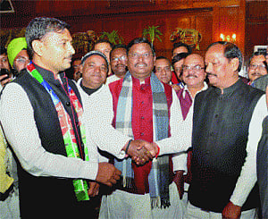 Jharkhand gets first non-tribal CM