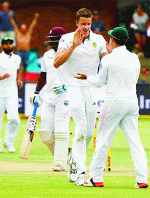 Brathwaite, Samuels defy SA