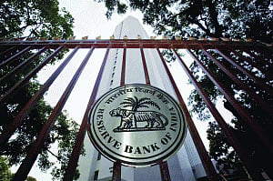 RBI favours reforms, sees 6% inflation in 2015, NPAs to fall to 4% by FY16