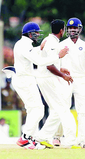India seek final flourish