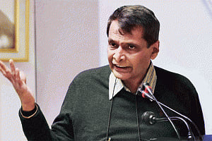 Prabhu invites foreign investment in manufacturing