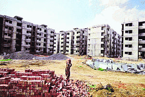 1,500 people surrender DDA flats in protest