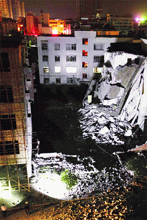 7 killed by letter bombs in China