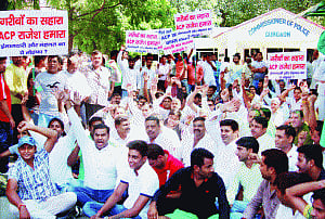 ACP's transfer sparks protest in Gurgaon