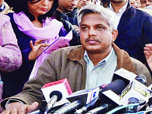 AAP dissolves all committees in Maharashtra