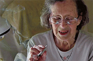 Grandmom's smoking may increase asthma risk in grandkids