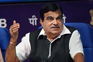 DD Kisan should show success stories of farmers: Gadkari