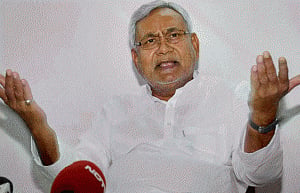Nitish mocks BJP for "imitating" his scheme