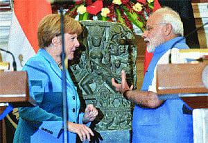 Merkel pledges $1.5 bn for solar power