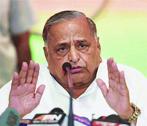 Stern action in Dadri even if we have to sacrifice Govt: Mulayam