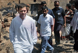 Rahul on padayatra, meets and comforts distressed farmers