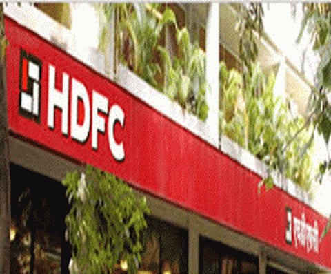 HDFC net rises 2% to Rs 2,106 crore