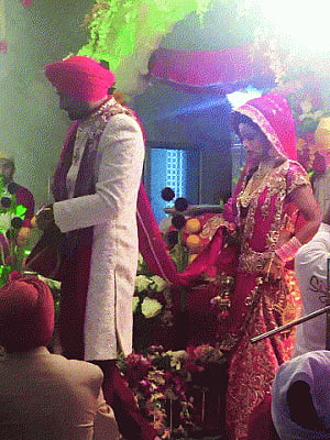 Bhajji begins lifelong innings with Geeta