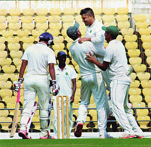 Rain hampers Delhi show on day 1