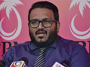 FBI: No evidence bomb caused blast on Maldives leader's boat