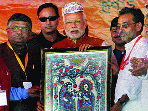 Modi counters Nitish, lalu on quota issue