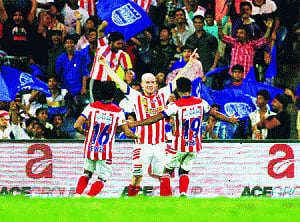 Hume's hat-trick downs Mumbai 4-1