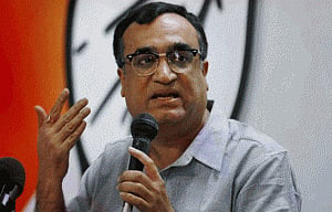 Cong demands probe against Kejriwal, ministers