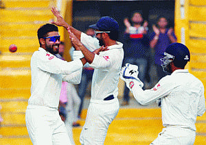 Spin left Proteas dizzy