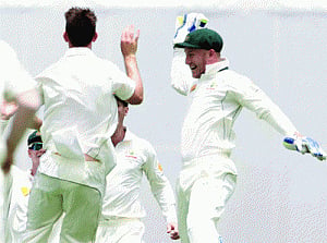 Umpire controversy as Aussies crush Kiwis by 208 runs