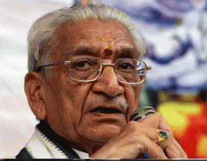 Ashok Singhal admitted to hospital