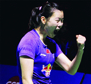 li outguns Saina yet again