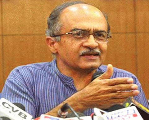 AAP's lokpal 'mahajokepal', Bhushan tears into Kejriwal