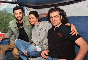 Team 'Tamasha' to celebrate film's favourable response