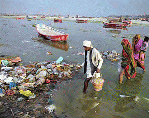 Govt asks public, NRIs to contribute to Clean Ganga Fund