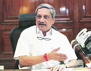 Parrikar to raise cross border terrorism by Pak with US counterpart