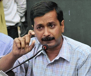 Demolition triggers fresh fight between Delhi govt and Centre