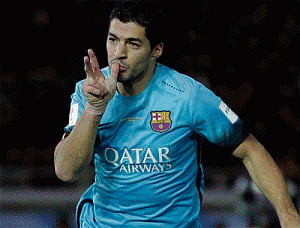 Barcelona in Club World Cup final after Suarez hat-trick