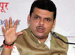 Sena blasts Fadnavis for backing AG on separate Vidarbha