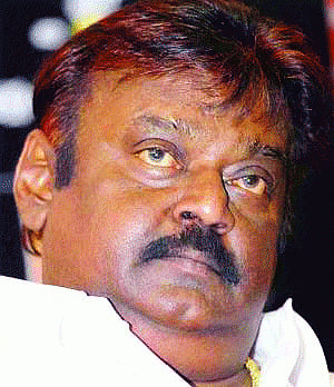 Parties queue up to woo Vijayakanth