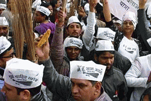 AAP holds nationwide protests against Jaitley