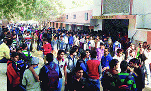 Crowd looks on as girl abducted in lawless NCR