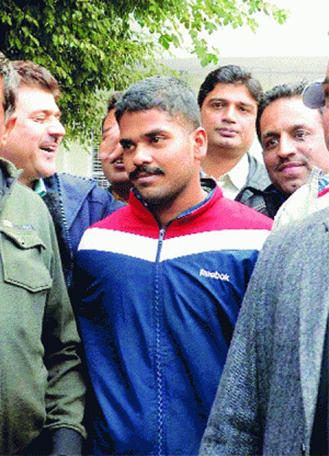 Honeytrapped by ISI, IAF man held for spying