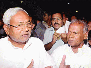 Nitish-Manjhi tussle takes ugly turn